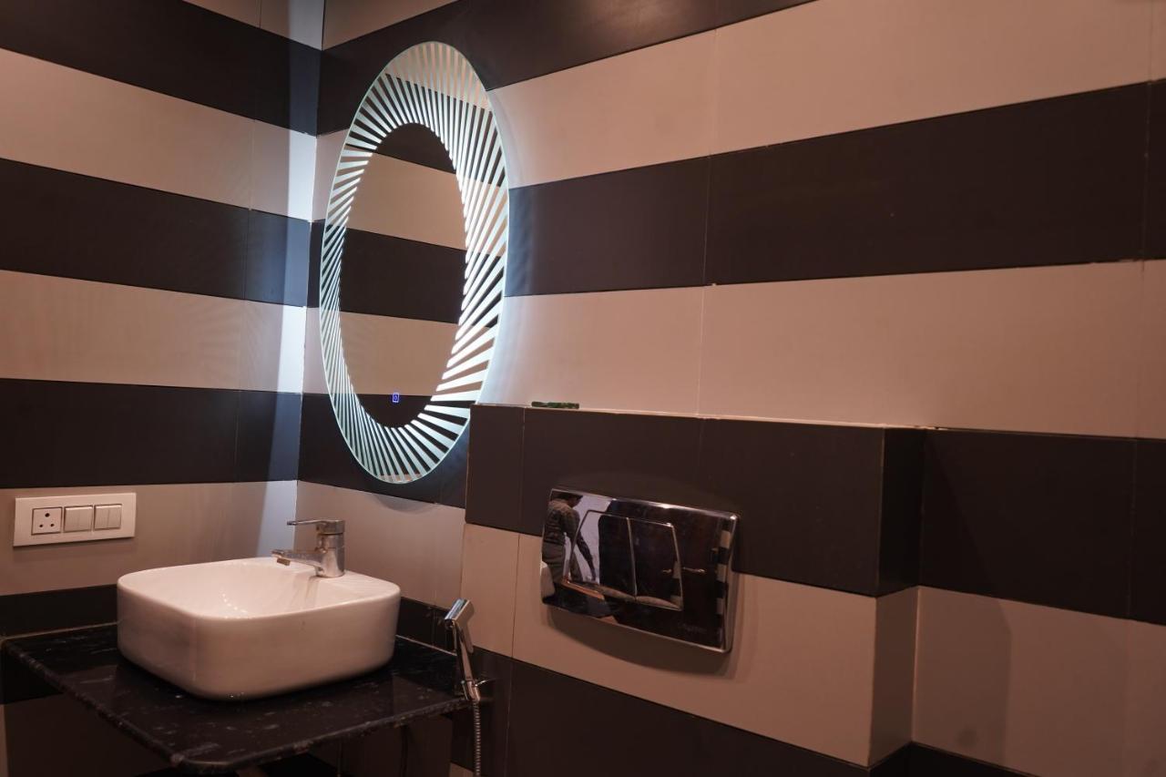 Hotel O Delhi, Near Karol Bagh Main Market And Metro Station New Delhi Luaran gambar