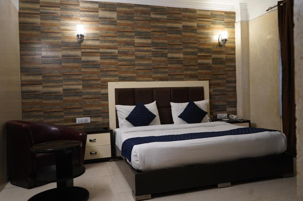 Hotel O Delhi, Near Karol Bagh Main Market And Metro Station New Delhi Luaran gambar