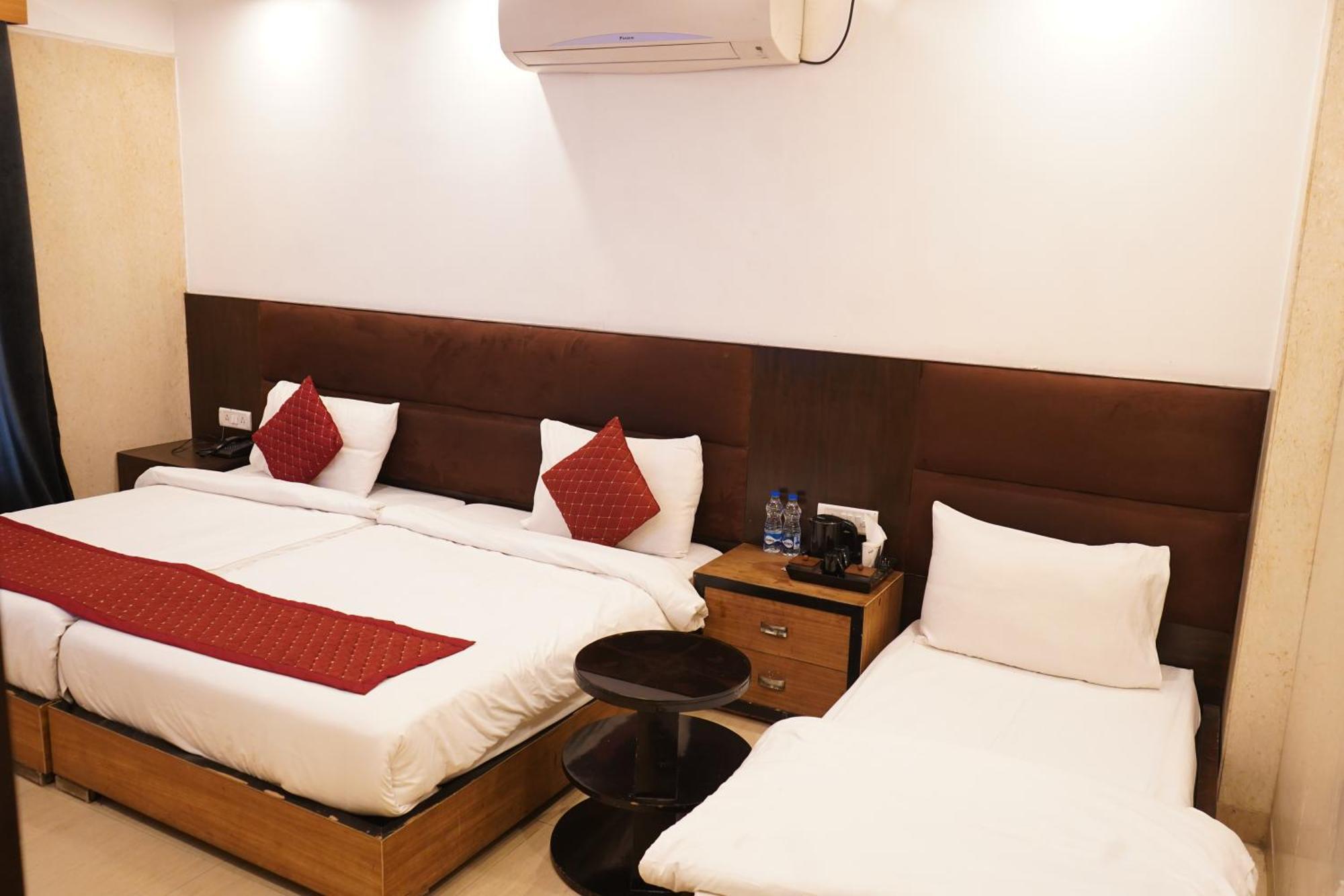 Hotel O Delhi, Near Karol Bagh Main Market And Metro Station New Delhi Luaran gambar