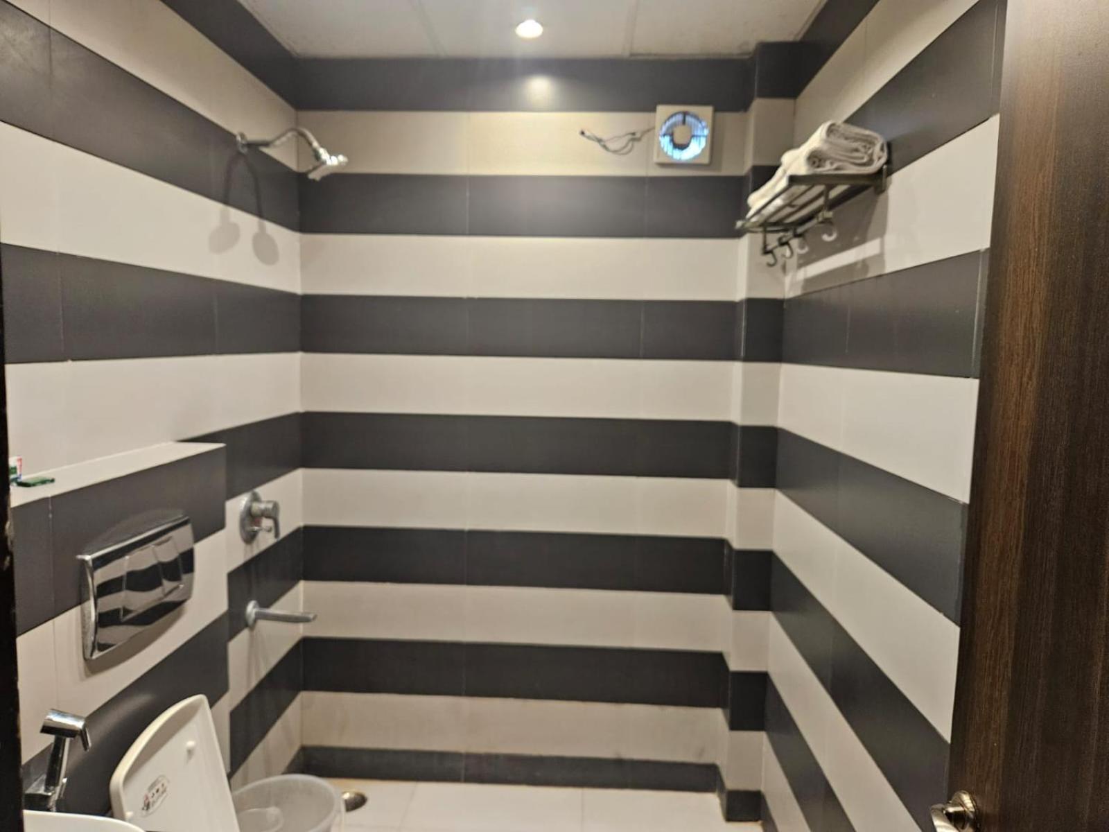 Hotel O Delhi, Near Karol Bagh Main Market And Metro Station New Delhi Luaran gambar